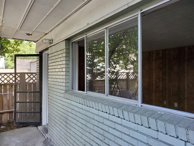 property at 1506 Collier St