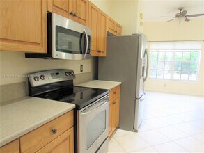 3851 Falcon Ridge Cir in Weston, FL - Building Photo - Building Photo