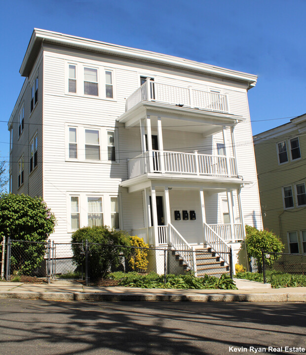 11 Breck Ave, Unit 2 in Boston, MA - Foto de edificio