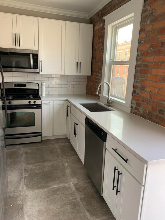 396 W 1st Ave, Unit 1 in Columbus, OH - Building Photo