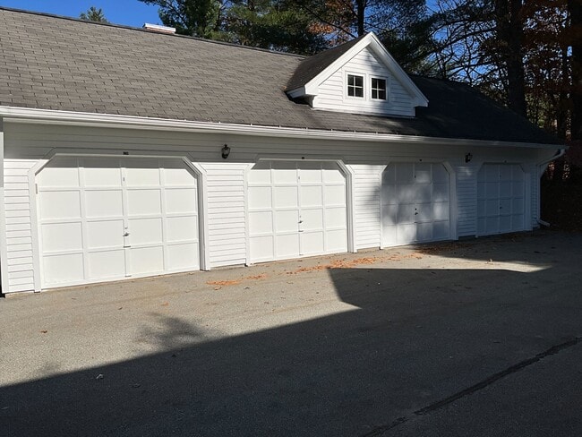 15 Windsor Ct in Keene, NH - Building Photo - Building Photo