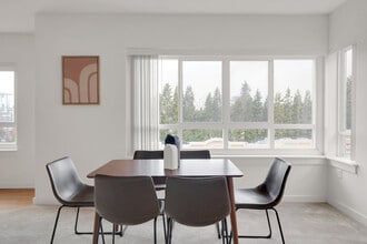 10410 NE 2nd St in Bellevue, WA - Building Photo - Building Photo