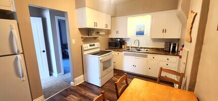 822 E 4th St, Unit #1 in Duluth, MN - Foto de edificio - Building Photo