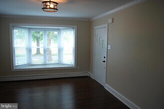 18 Clover Ln in Wayne, PA - Building Photo - Building Photo