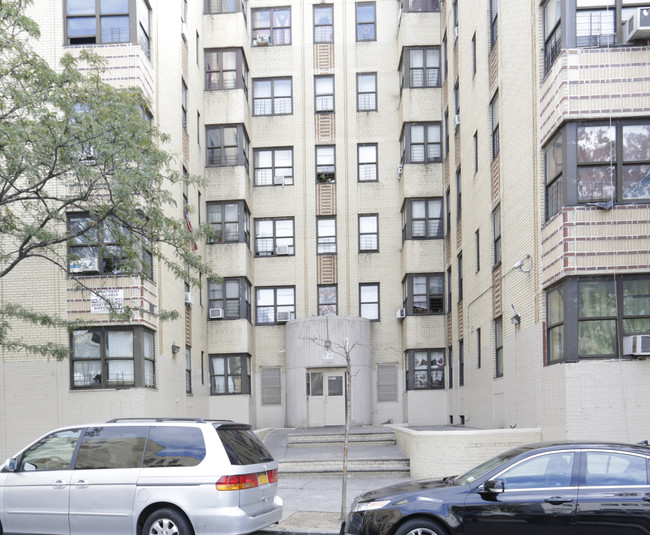 2200 Morris Ave in Bronx, NY - Building Photo - Building Photo