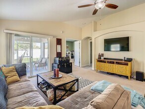 13401 Graham Yarden Dr in Riverview, FL - Building Photo - Building Photo