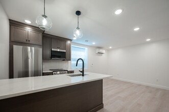 126 Adelaide Ave in Providence, RI - Foto de edificio - Building Photo