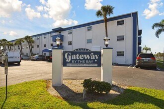 350 79th Ave N in St. Petersburg, FL - Building Photo - Building Photo