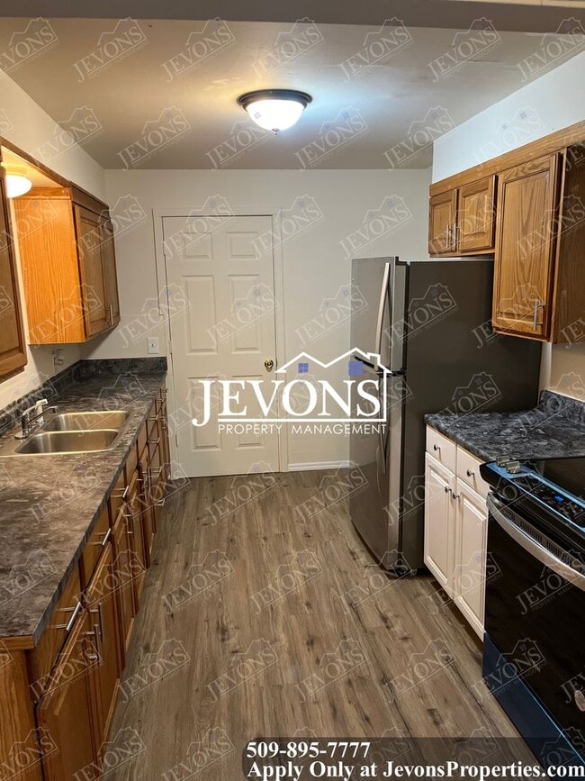 3571 E B St in Tacoma, WA - Building Photo - Building Photo