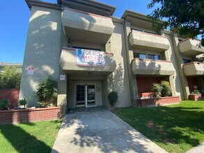 1429 E Florida St in Long Beach, CA - Foto de edificio - Building Photo