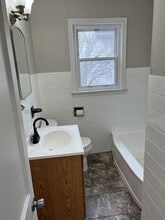 2413 Coy Ave in Kalamazoo, MI - Building Photo - Building Photo