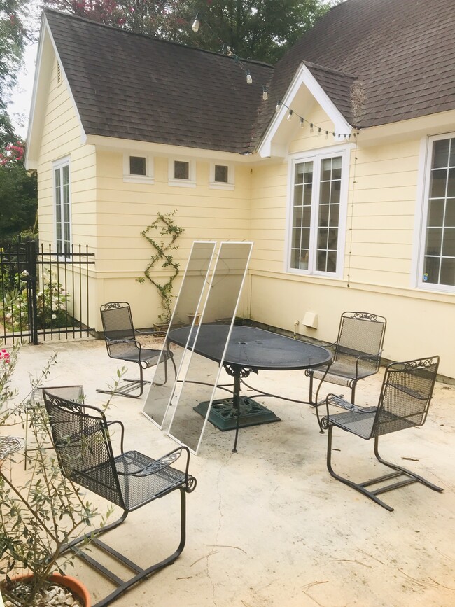 2528 Myrtle Ave in Baton Rouge, LA - Building Photo - Building Photo