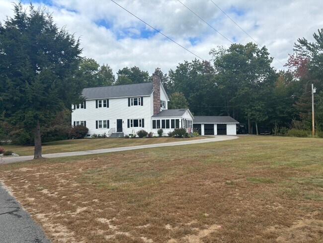 8 Black Point Rd in Moultonborough, NH - Building Photo - Building Photo