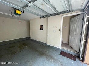 10075 Gate Pkwy in Jacksonville, FL - Building Photo - Building Photo