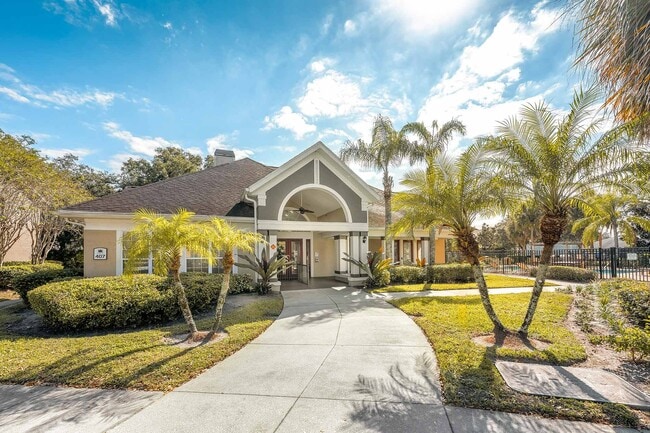 Alafaya Woods in Oviedo, FL - Foto de edificio - Building Photo