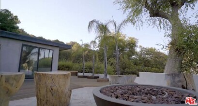 2929 Passmore Dr in Los Angeles, CA - Building Photo - Building Photo