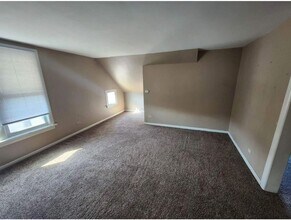 401 E Hines St in Midland, MI - Building Photo - Building Photo