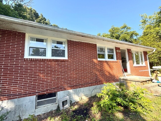 129 Tee St in Blacksburg, VA - Building Photo - Building Photo