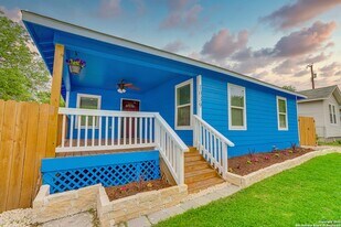 1039 McKinley Ave in San Antonio, TX - Building Photo
