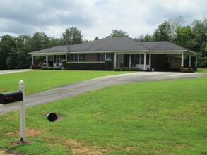 111-139 Cedar Ridge Dr in Americus, GA - Foto de edificio - Building Photo