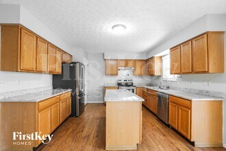 3657 Lake Lanier Dr in Grove City, OH - Building Photo - Building Photo