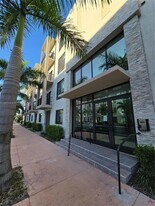 8167 NW 41st St in Doral, FL - Building Photo