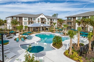 Alexan Grove in Wesley Chapel, FL - Building Photo