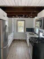560 Blooming Grove Rd in Hanover, PA - Building Photo