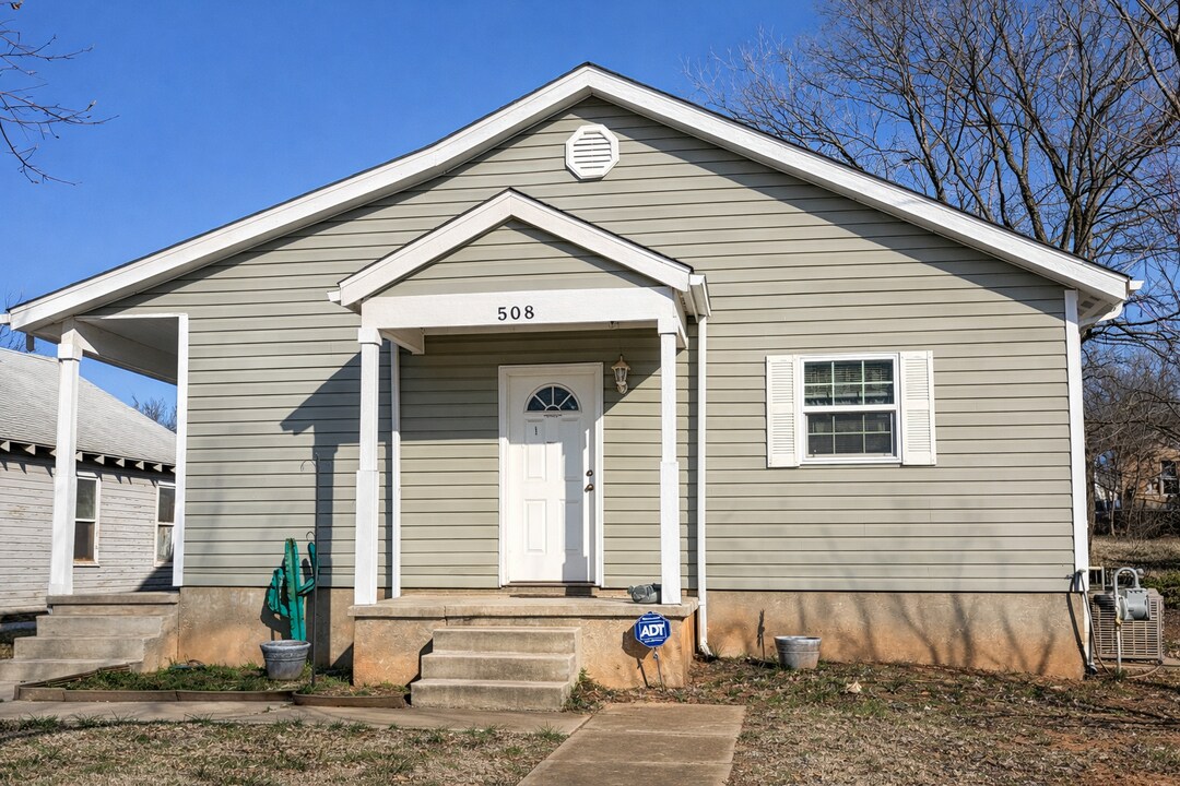 508 E Grant Ave in Guthrie, OK - Building Photo