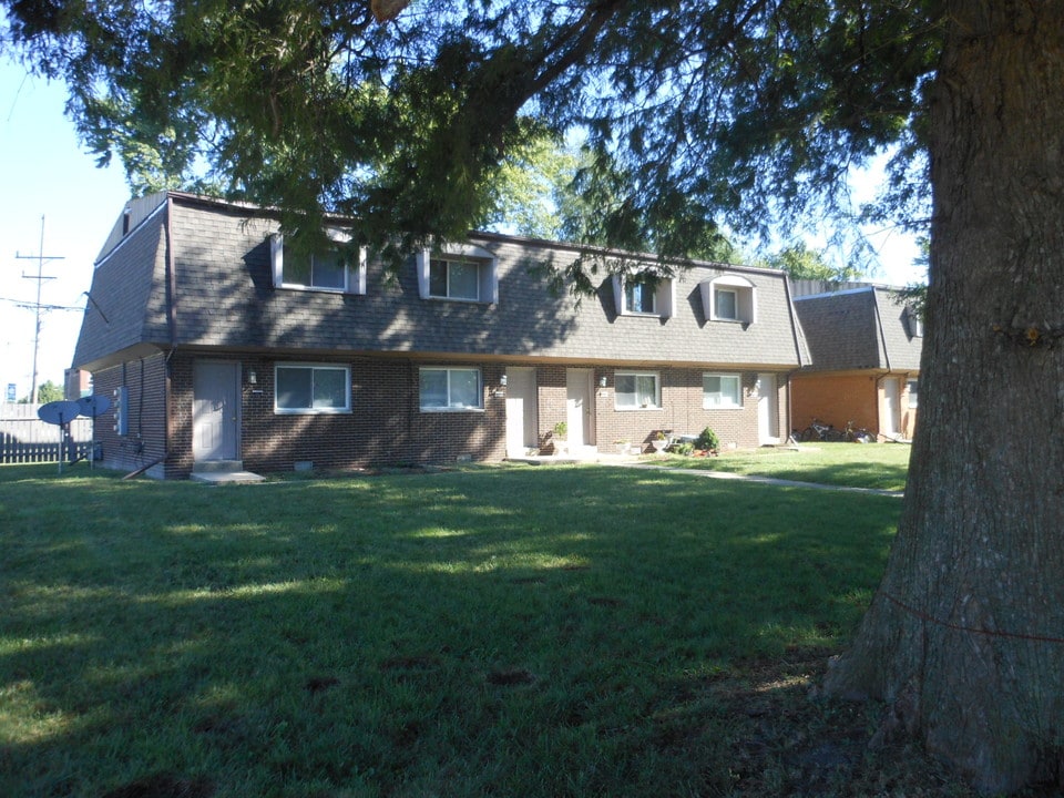119 Wolf in Hamel, IL - Building Photo