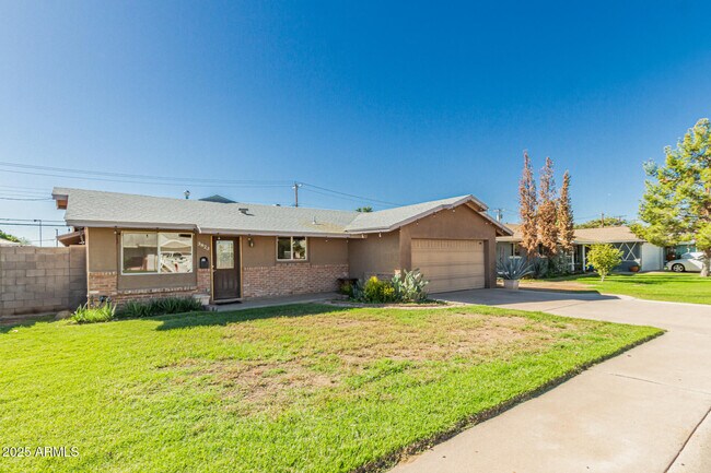 3823 W Lawrence Rd in Phoenix, AZ - Building Photo - Building Photo