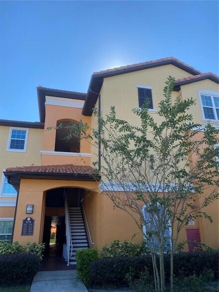 5479 Vineland Rd