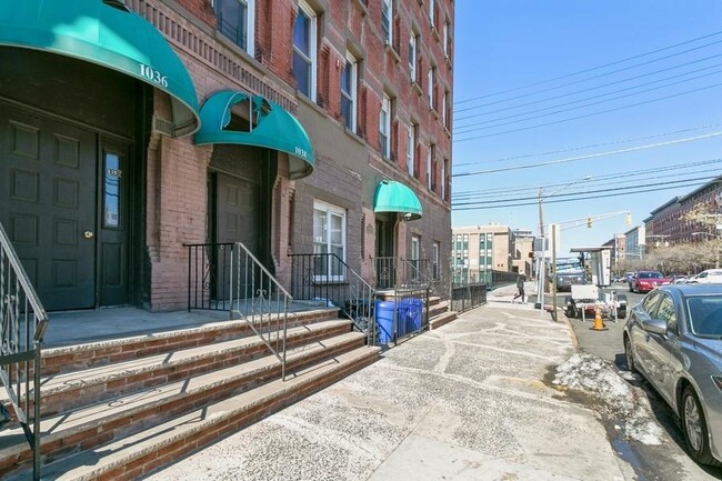 1036 Willow Ave in Hoboken, NJ - Building Photo - Building Photo