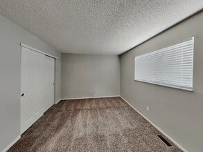 1658 Cottonwood St in Broomfield, CO - Building Photo - Building Photo