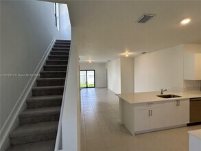 3000 Park Pl in Dania Beach, FL - Building Photo - Building Photo
