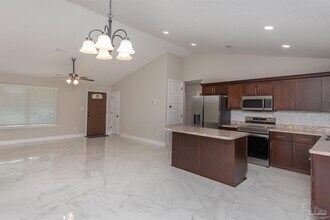 8570 Stockdale Ave in Pensacola, FL - Building Photo - Building Photo