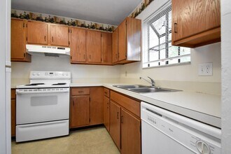 2300 SW 43rd St in Gainesville, FL - Building Photo - Building Photo