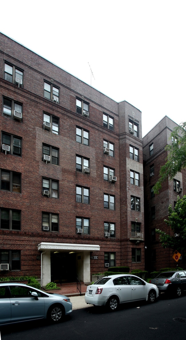 Granada Terrace in Forest Hills, NY - Foto de edificio - Building Photo