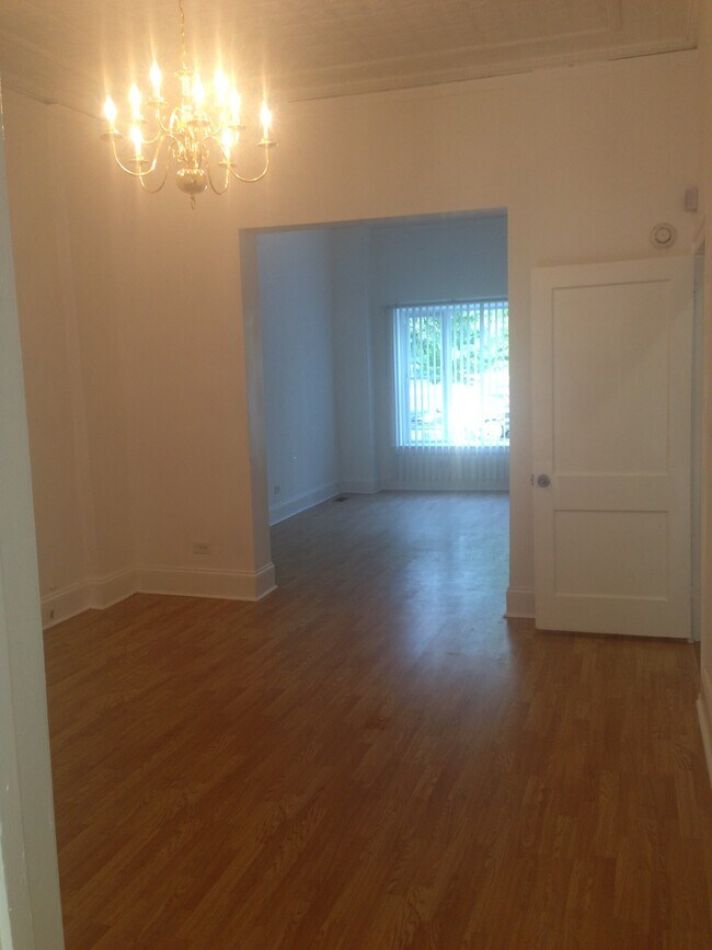 1349 S California Ave, Unit 3 Br 1 Ba on Douglass Pa in Chicago, IL - Building Photo - Building Photo