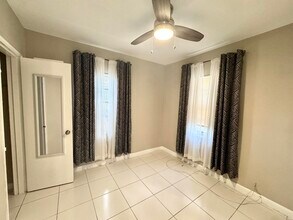 839 NW 16th Terrace in Fort Lauderdale, FL - Building Photo - Building Photo