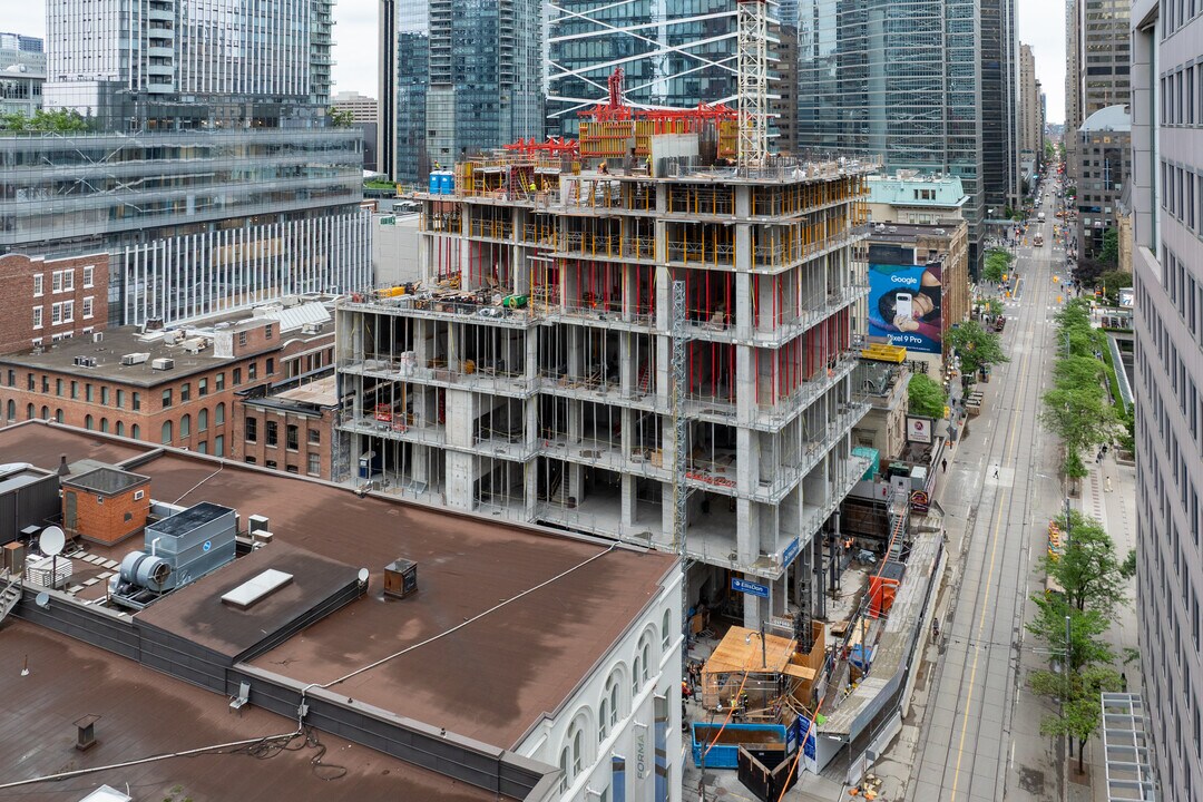 Forma in Toronto, ON - Building Photo