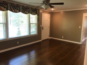 208 General Roberts Dr in Columbia, TN - Building Photo - Building Photo