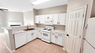 3389 Hidden Cove Cir in Peachtree Corners, GA - Building Photo - Building Photo