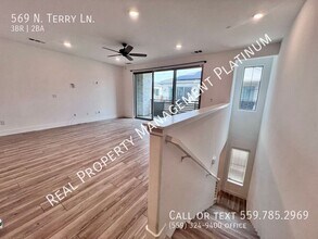 569 N Terry Ln in Clovis, CA - Building Photo - Building Photo