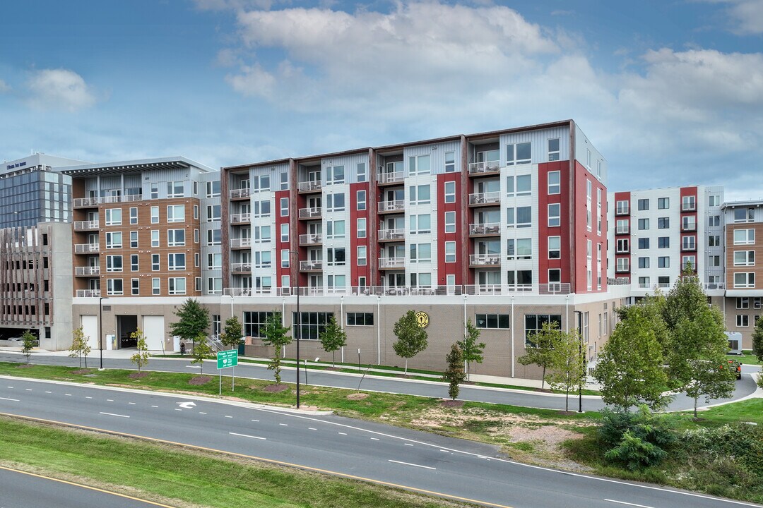 The Point at Rise in Reston, VA - Building Photo