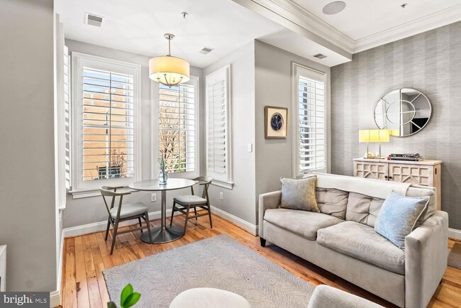 1224 R St NW, Unit 2 in Washington, DC - Foto de edificio - Building Photo