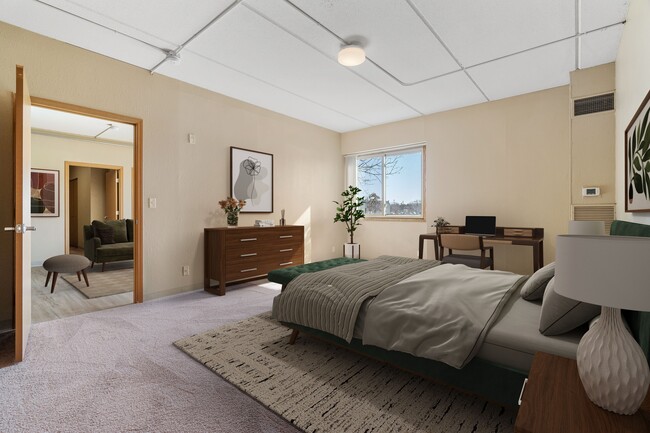 E Street Flats - Student Housing in Arden Hills, MN - Building Photo - Building Photo