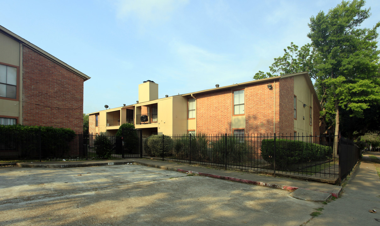 Happy Town in Houston, TX - Building Photo