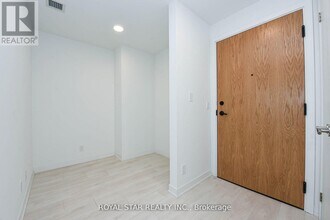 7950-7950 Bathurst St in Vaughan, ON - Building Photo - Building Photo