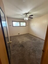 4004 Reservoir Blvd in Columbia Heights, MN - Foto de edificio - Building Photo